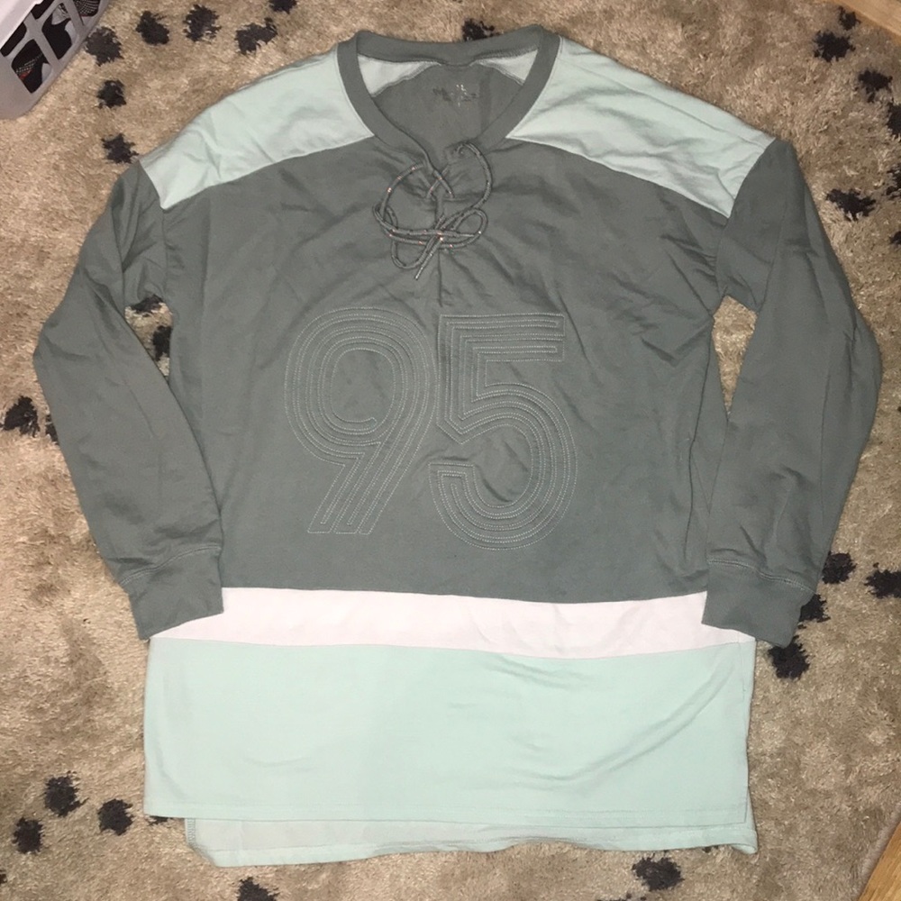 Sweatshirt